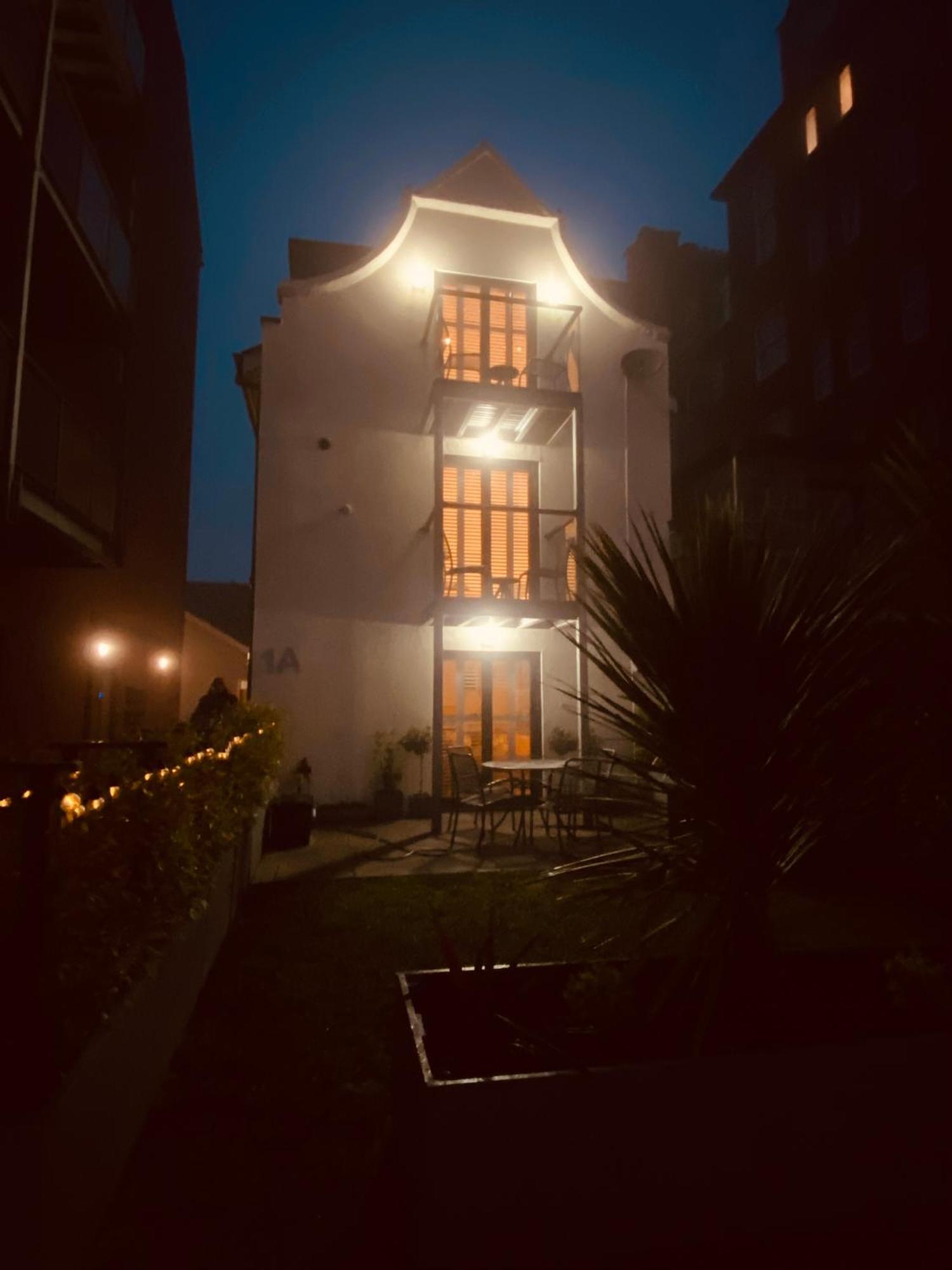ウィットビー Retro Retreat, Sea View, Free Parking & Ev Plug-Inヴィラ エクステリア 写真